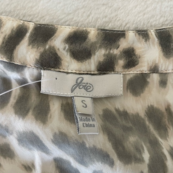 Joie Animal Print Silk Short Sleeve Top - Picture 4 of 7